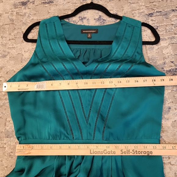 Banana Republic 10 Tall Green Satin V-neck Sleeveless Midi Dress Size 10T - Picture 10 of 16